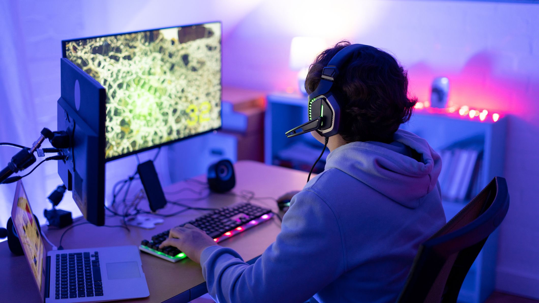 The games industry is in trouble, and I’m not sure what the answer is — readers, tell us what you think