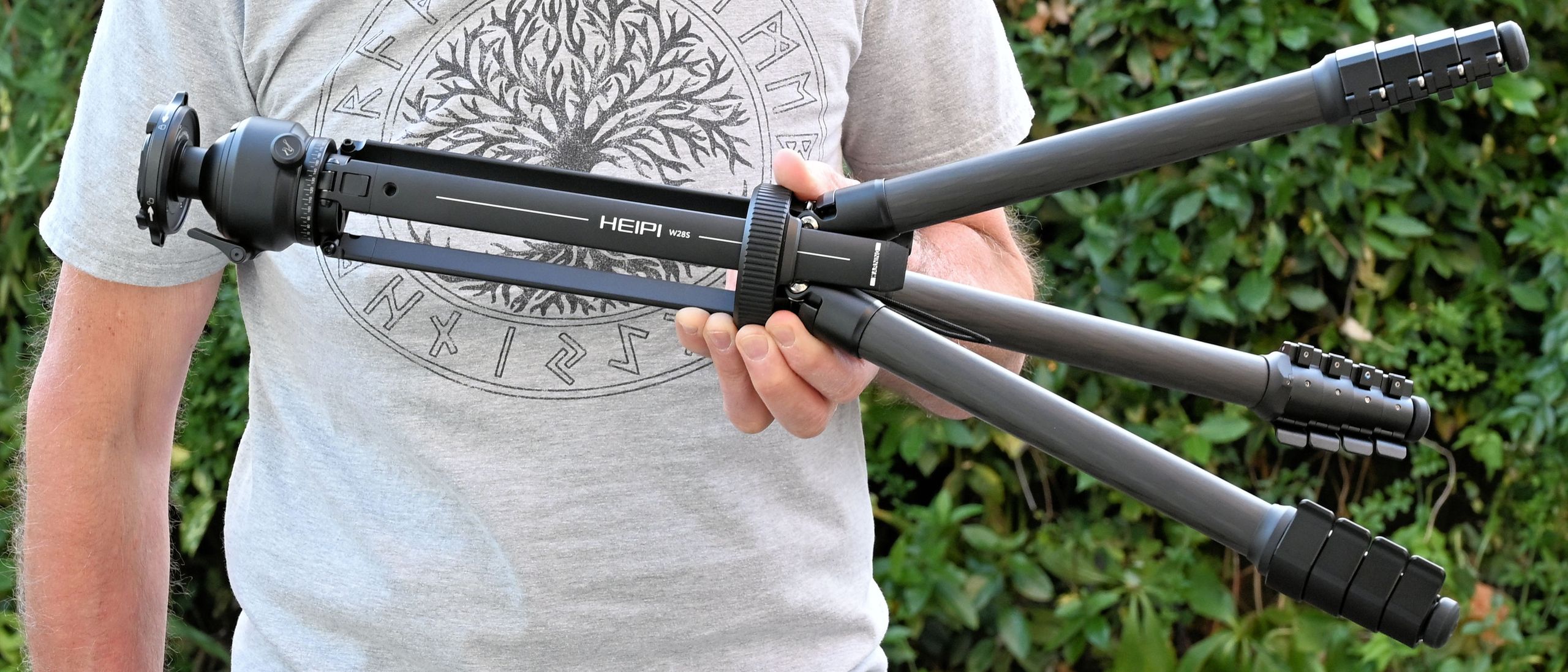 The Heipi 3-in-1 W28S is a revolution in travel tripod design