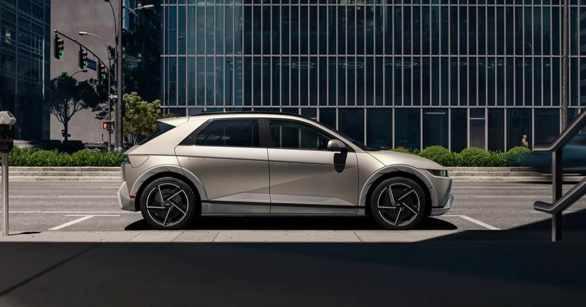 Hyundai IONIQ 5 spotted with a new high-tech setup and large 18″ digital screen