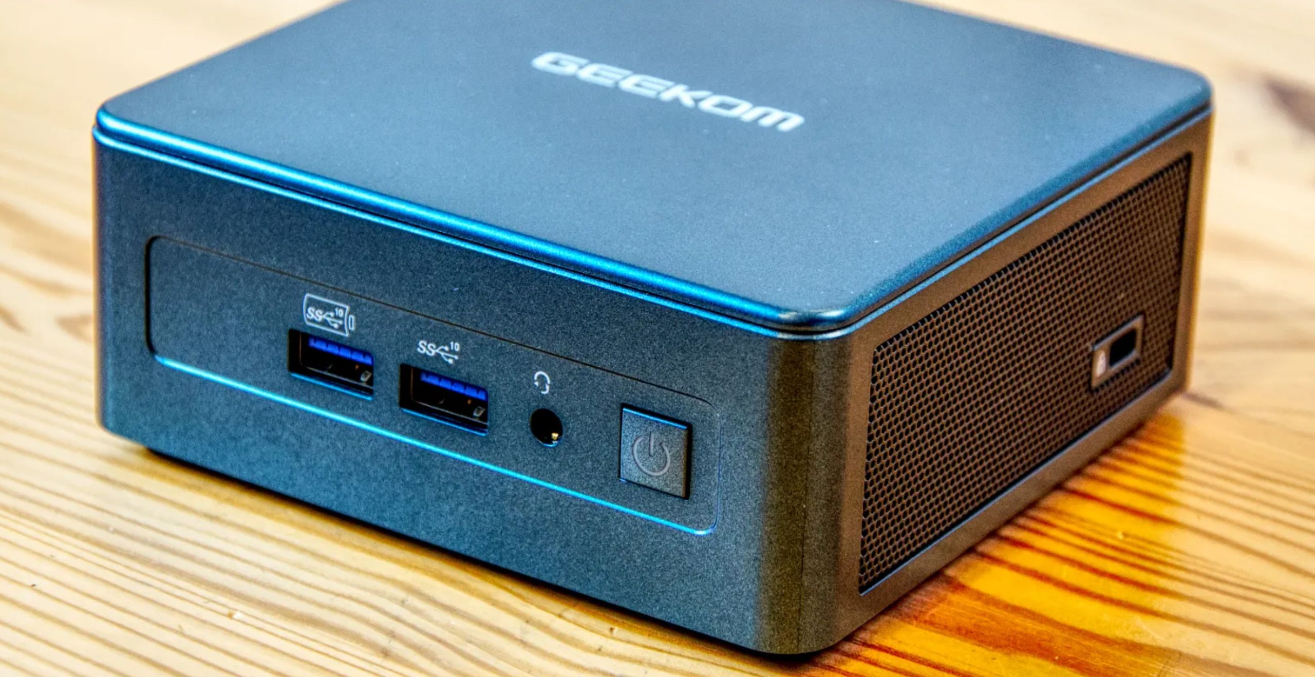 Exceptionally flexible Geekom IT13 mini PC gets a welcome 10% discount