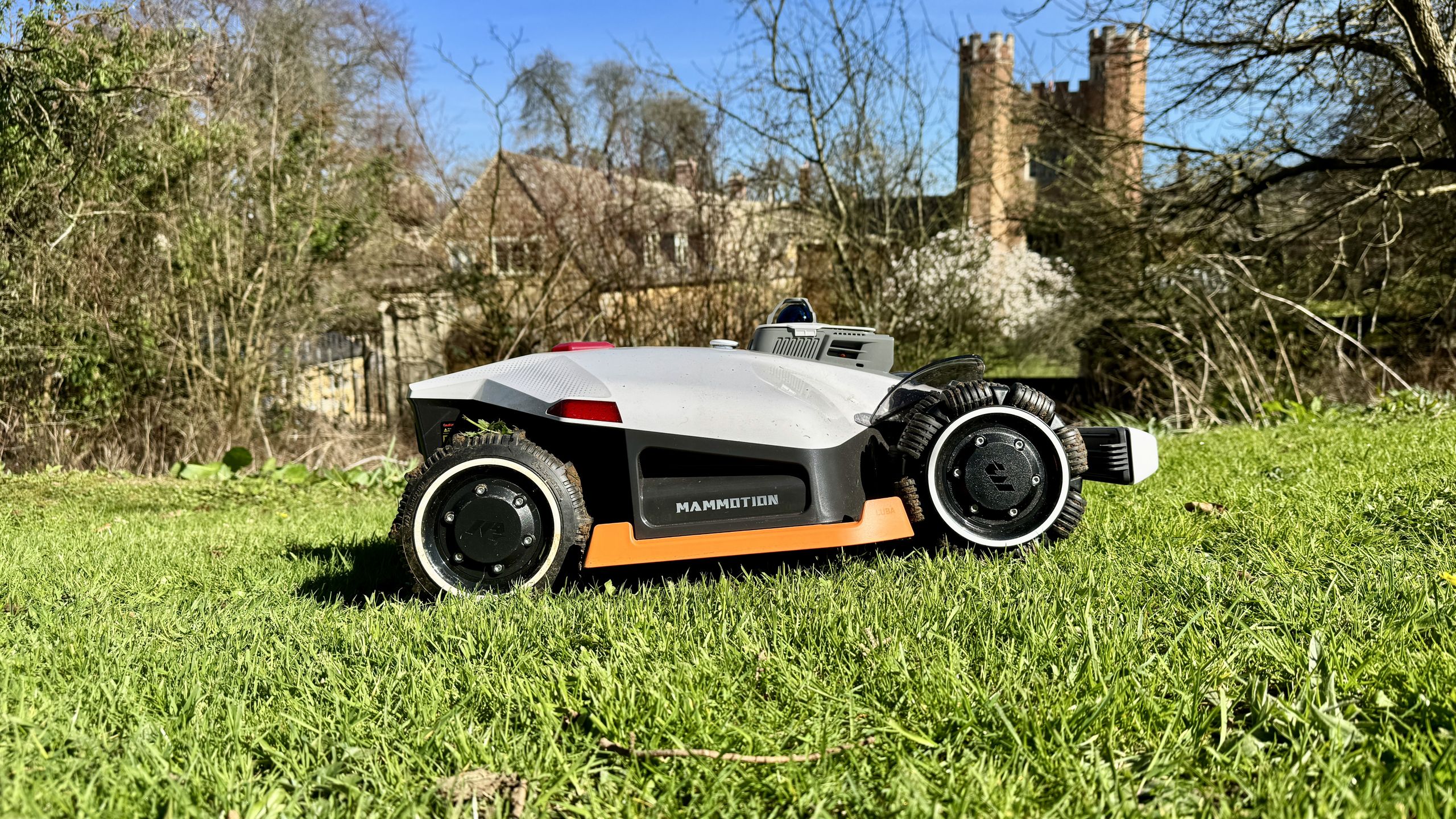 How do I know which robot lawn mower I need? 5 questions to help you find the best bot for you