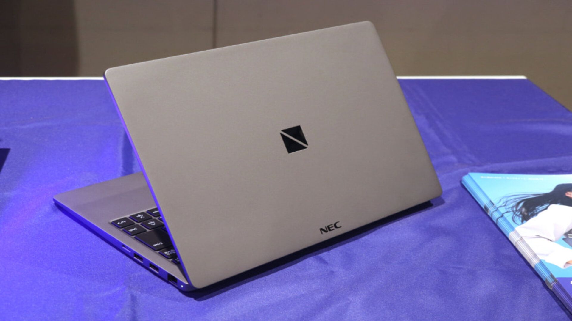 NEC’s new 999 g laptop delivers extraordinary battery life
