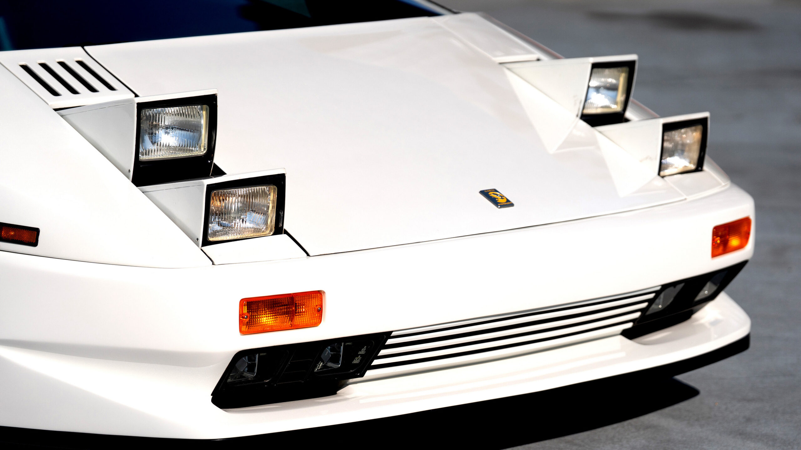 Chrysler Rejected This Lamborghini Design, So It Came Back With 16 Cylinders And 4 Pop-Up Lights | Carscoops