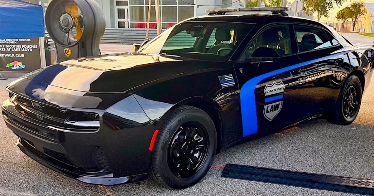 Speeders just got lucky: the new Dodge police Charger is NOT electric