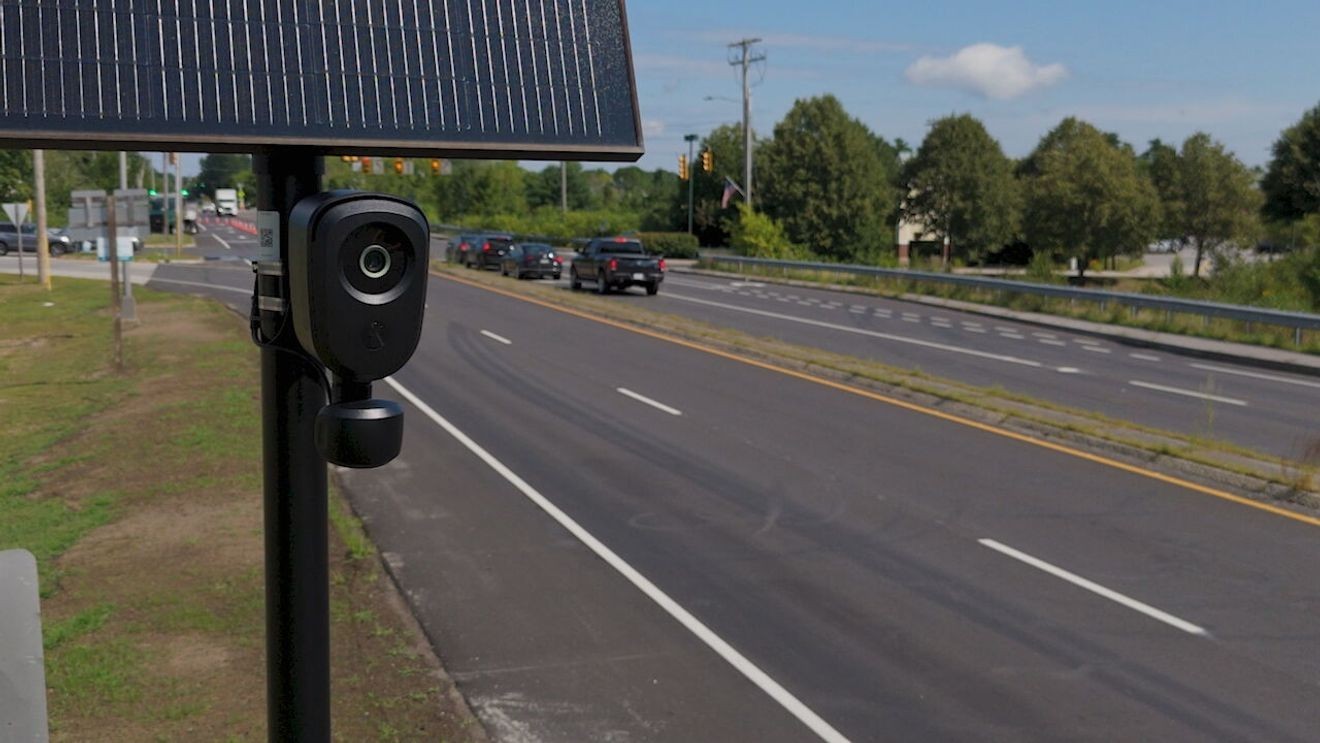 Roadside safety concerns prompt nationwide review of Flock camera installations