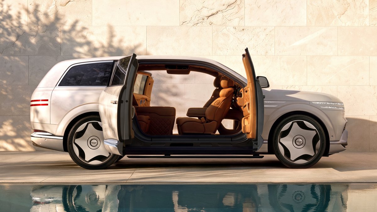 Yep, the Backwards Doors Are Real: Genesis GV90 Is a Super-Luxe SUV From Space