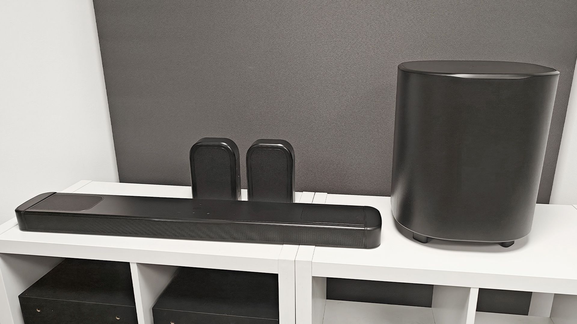 Can’t decide between a regular soundbar or a package? This nifty JBL offering might be for you