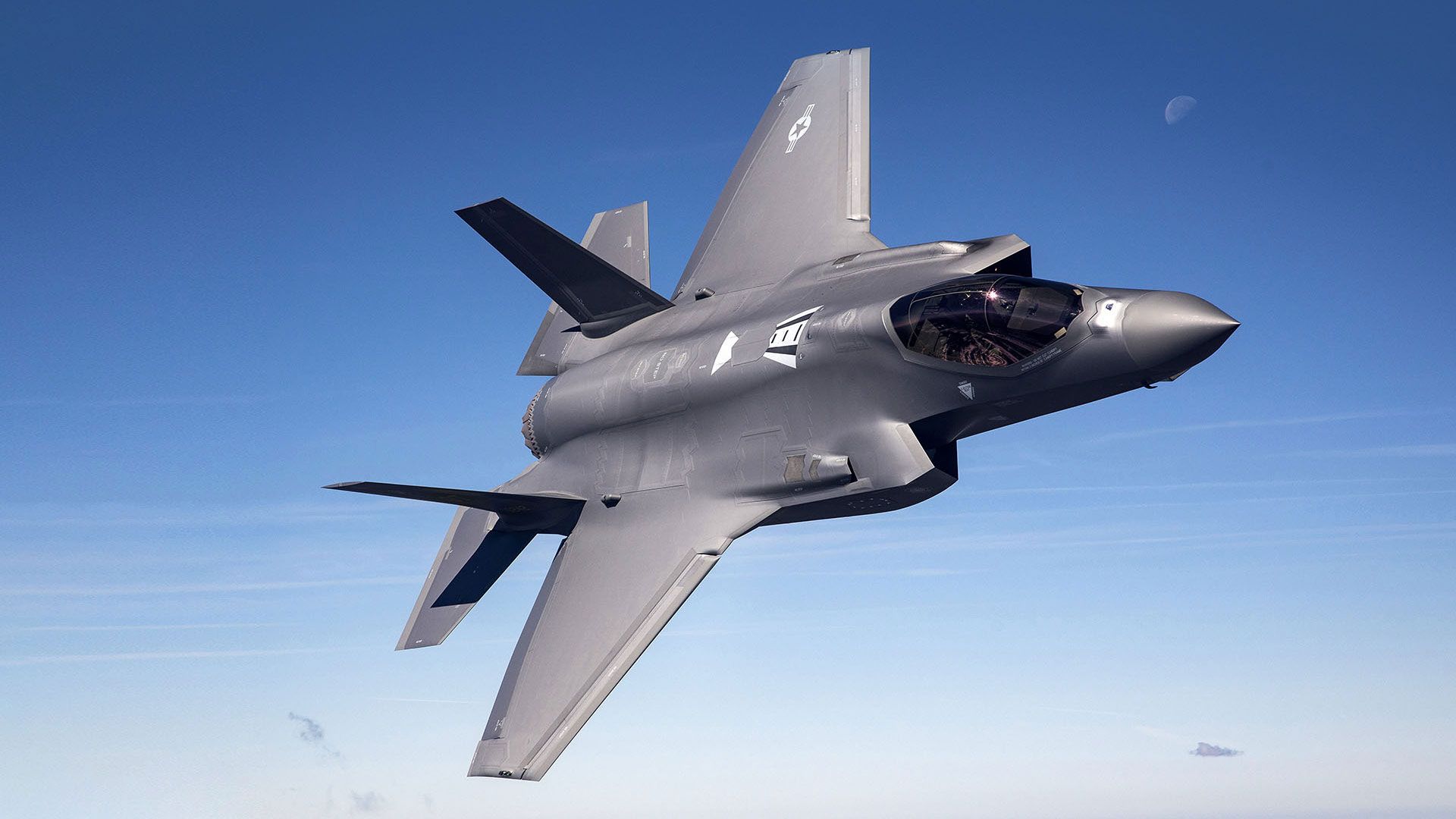 Today I learned that F-35 pilots get $400,000 helmets with ‘X-ray vision’ – but the Pentagon almost ditched them