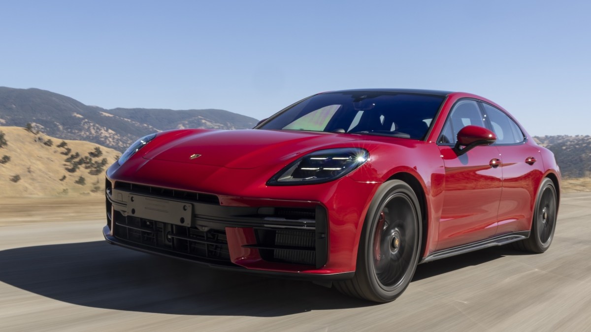 There Is One Way to Get a New Manual Porsche Panamera