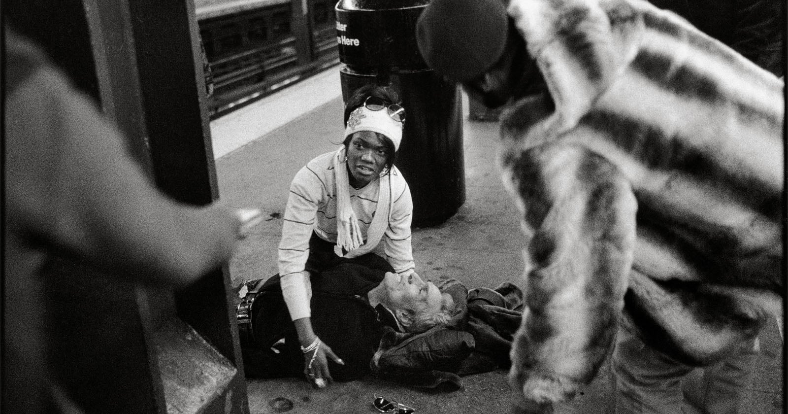 These Photos Celebrate the Good Folk of New York Who Help One Another