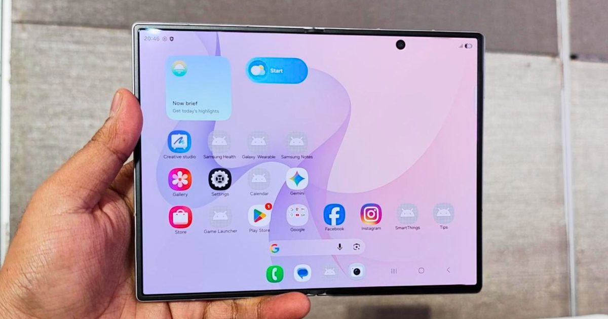 Galaxy phones may finally get a basic privacy feature Samsung missed