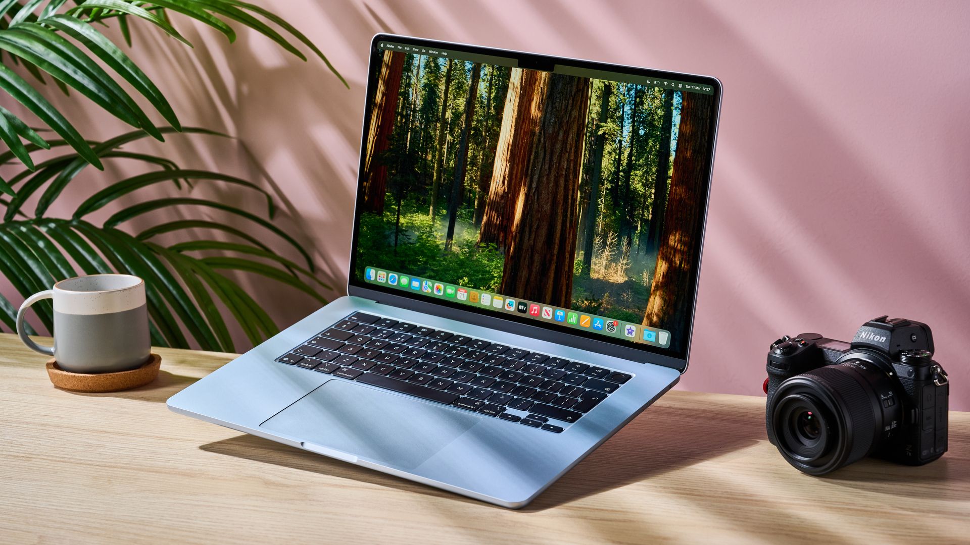 Score a free Apple gift card up to £120 with these iPad and MacBook deals for students and teachers