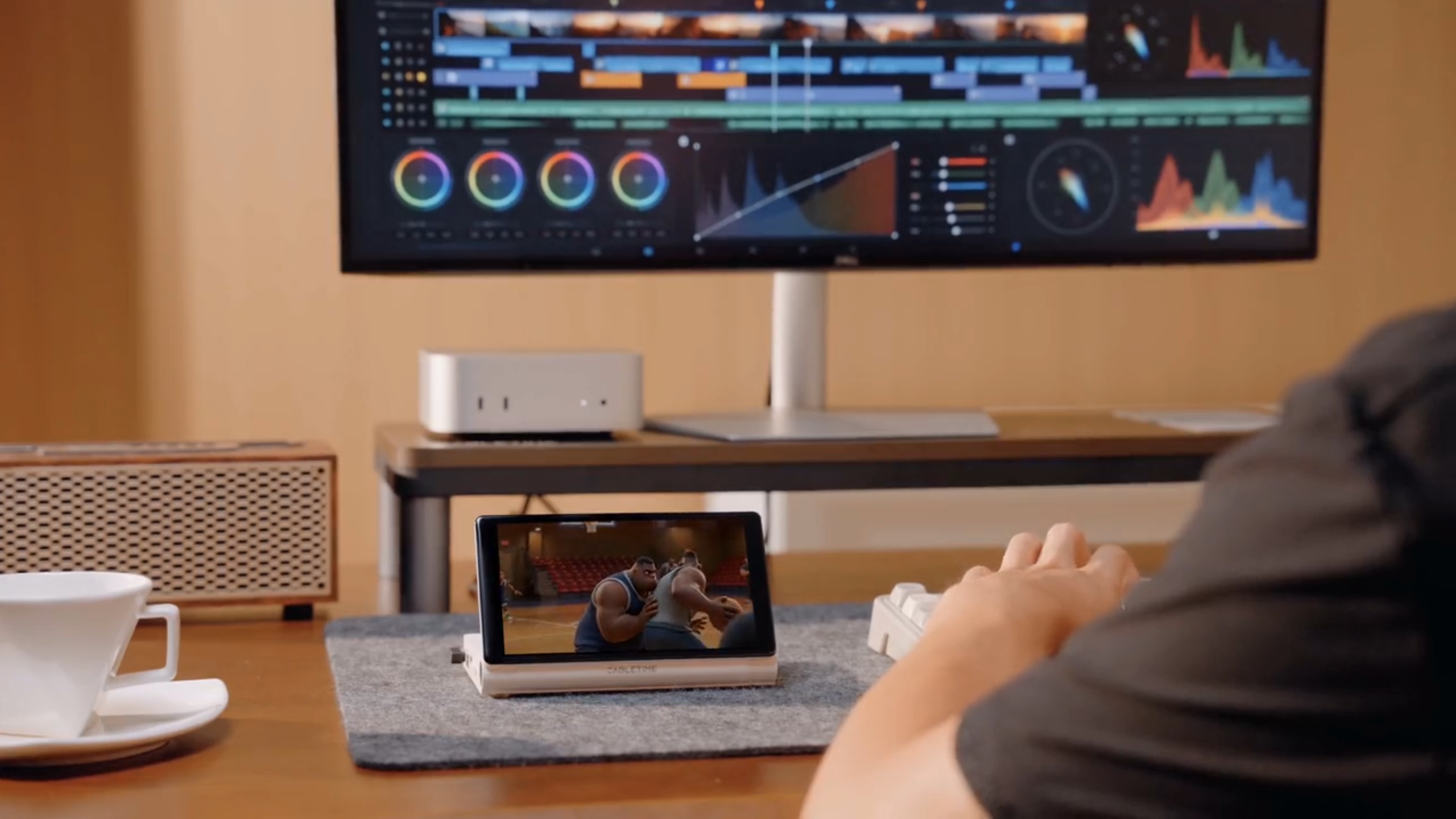 This new 8-in-1 smart display dock seems like a solid Corsair Xeneon Edge alternative — and it has two significant advantages