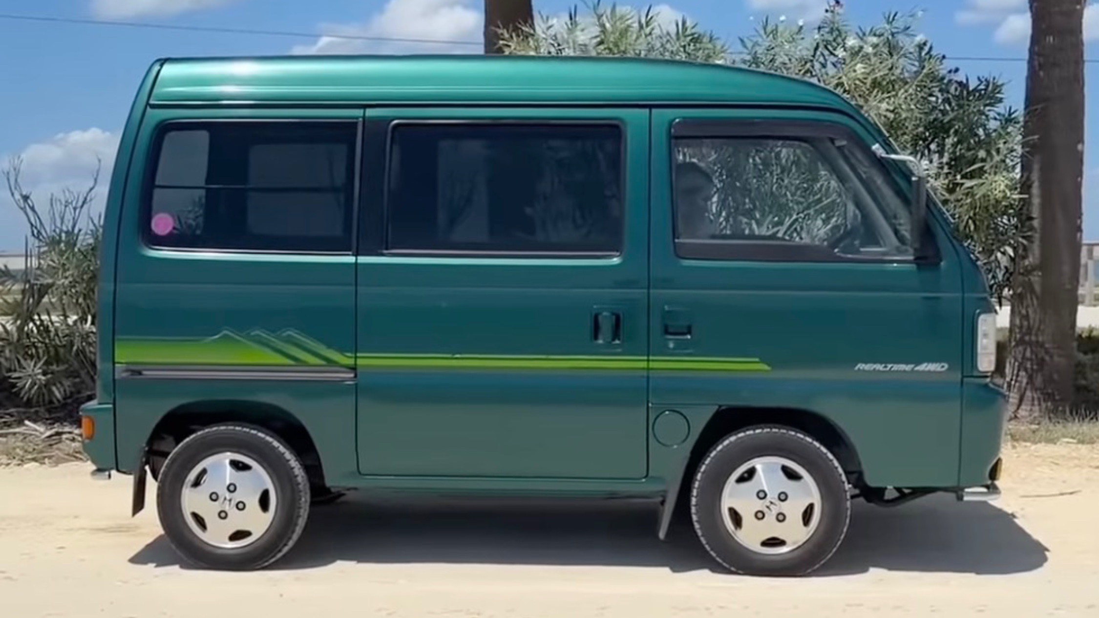 This Honda Kei Van Needs A Lifetime And All Five Gears Just To Hit 60 MPH | Carscoops