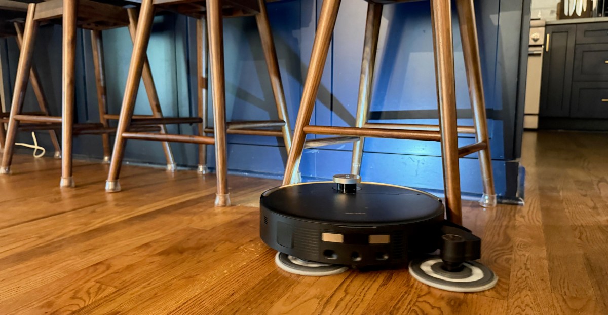 Mova’s latest robot vacuum solves the kitchen stool problem