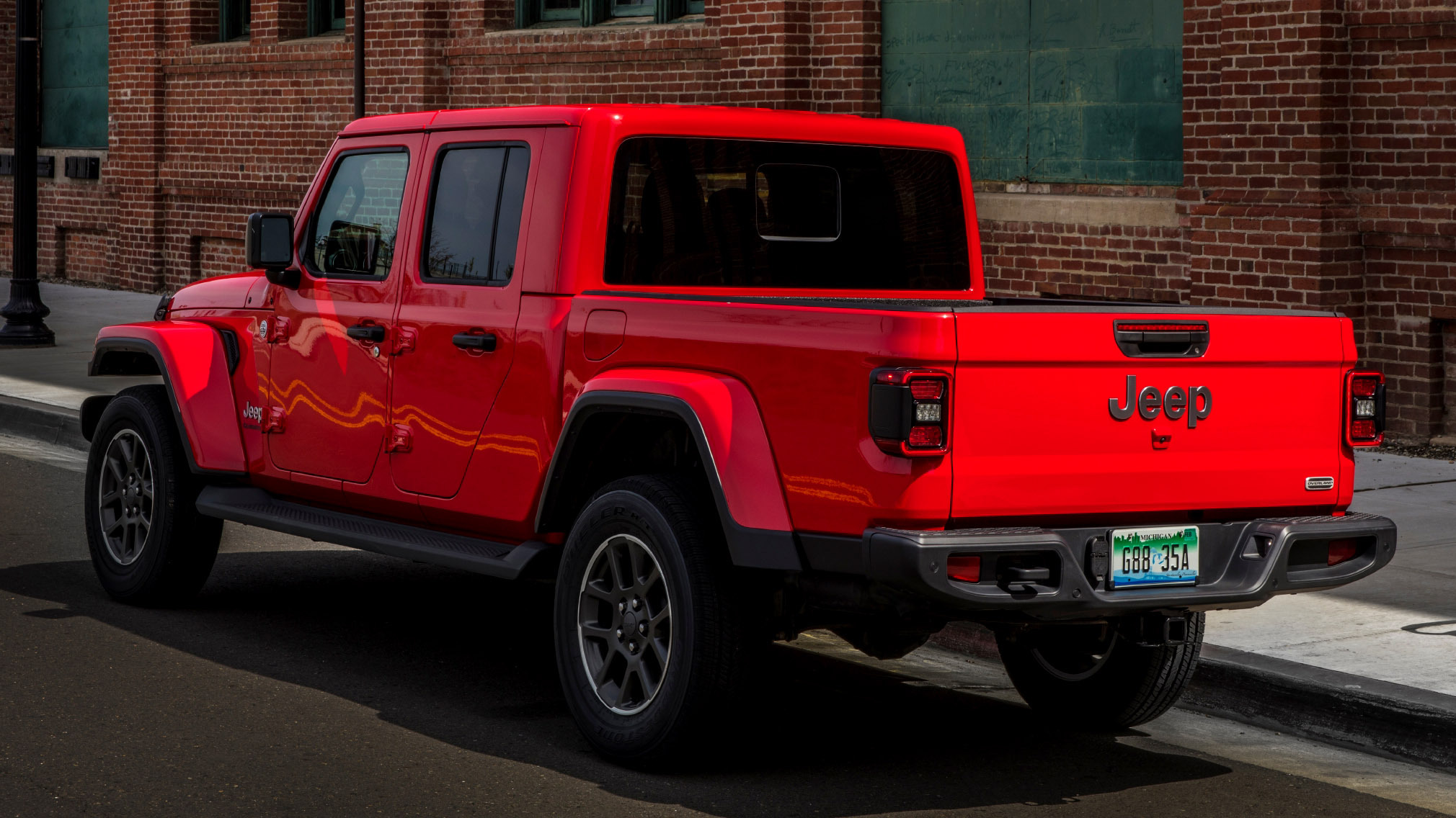 One Family’s Gladiator Fire Case Hits Court As A Million-Jeep Recall Looms | Carscoops