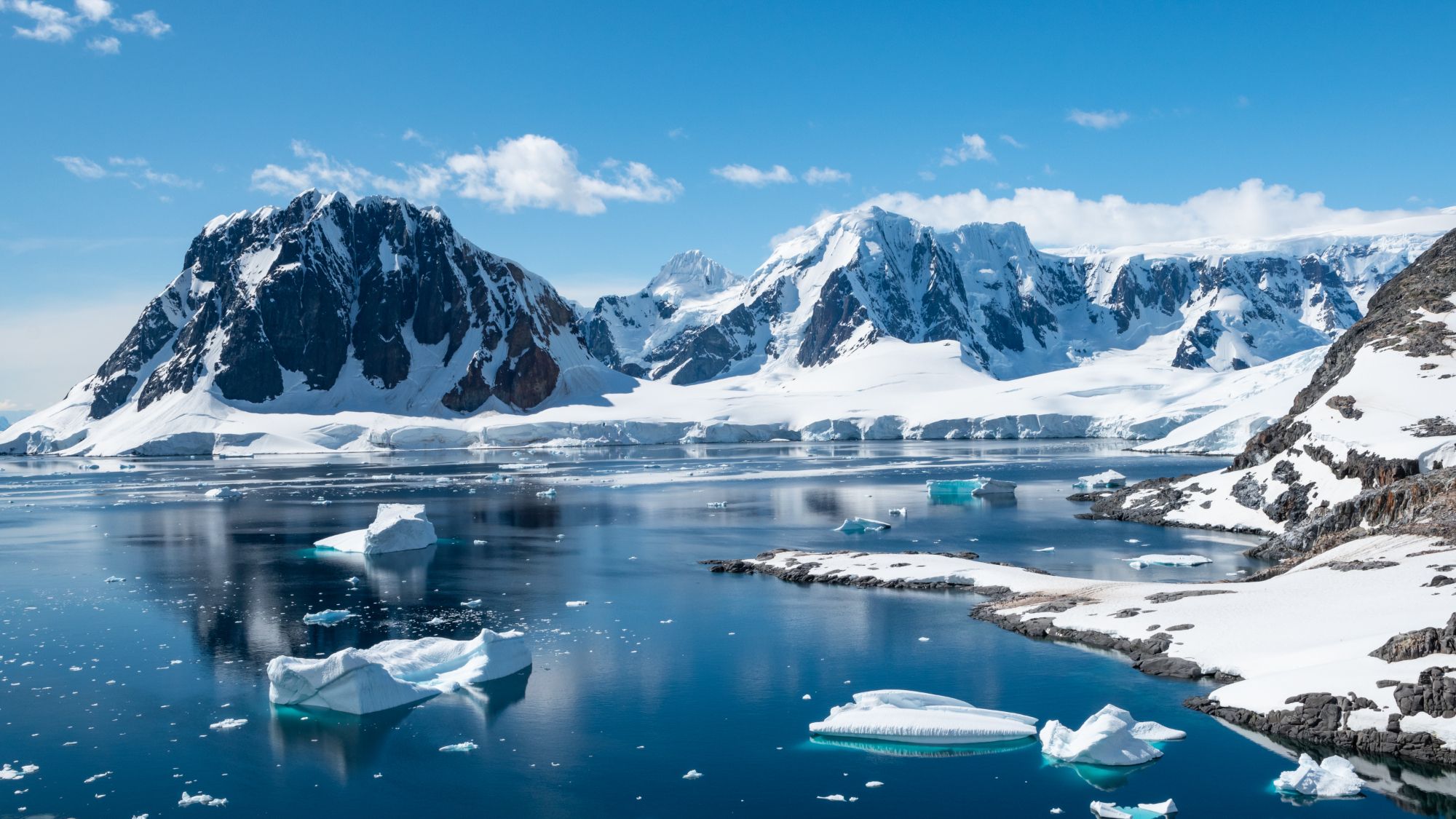 Undersea cable to Antarctica through Drake Passage is viable, researchers find — 1,600km route to Chile could spell an end to research data leaving in ‘suitcases full of hard drives’