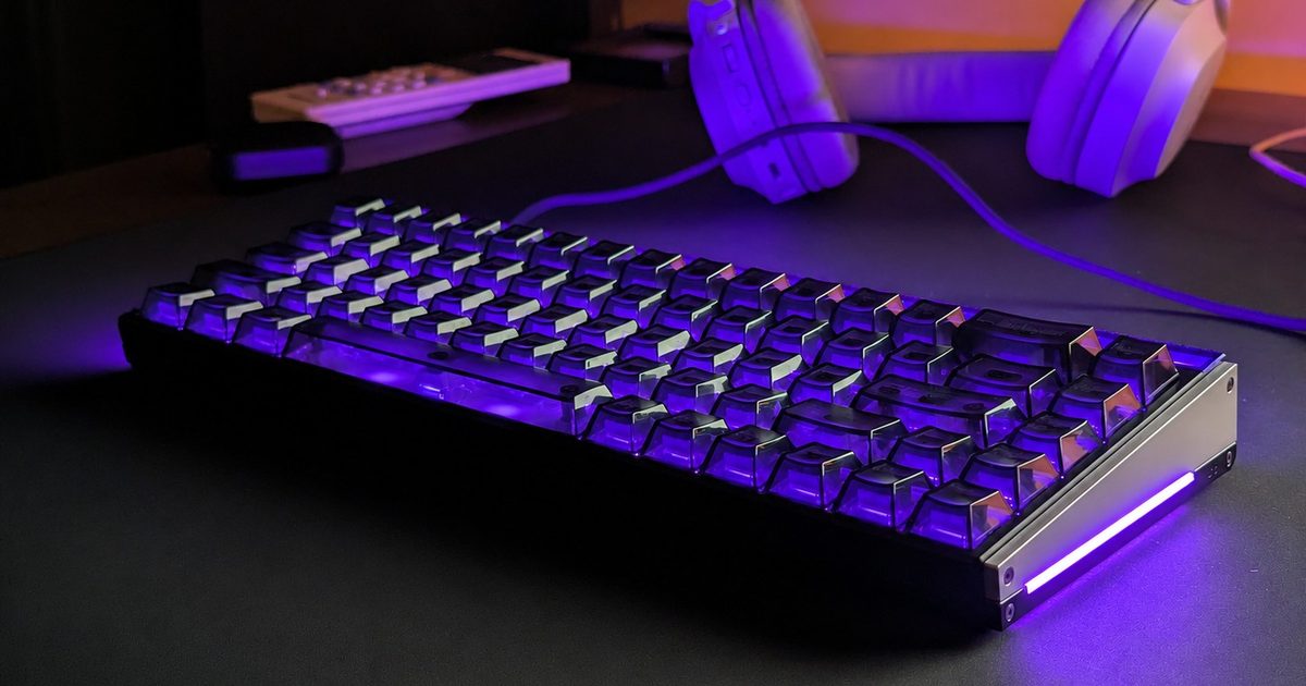 I discovered an odd MelGeek lighting feature and turned my keyboard into Tetris