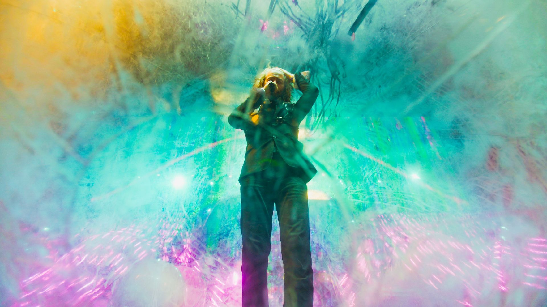I used four wireless speakers to finally hear this album that’s almost impossible to listen to – and it made my brain hurt (in a good way)