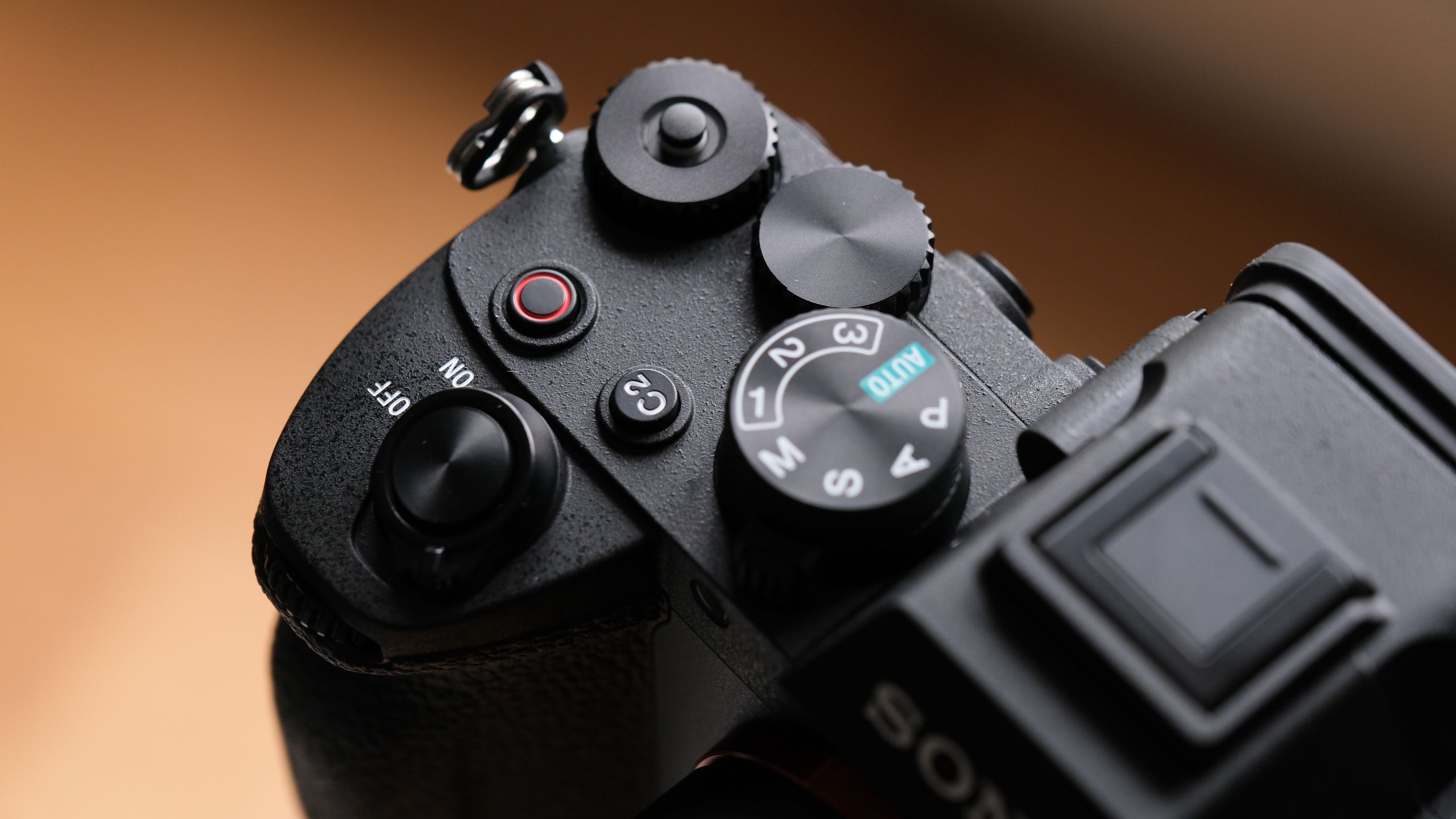 “Finest stills camera ever made” is not Japan’s No.1 as record-breaking full-frame mirrorless triumphs