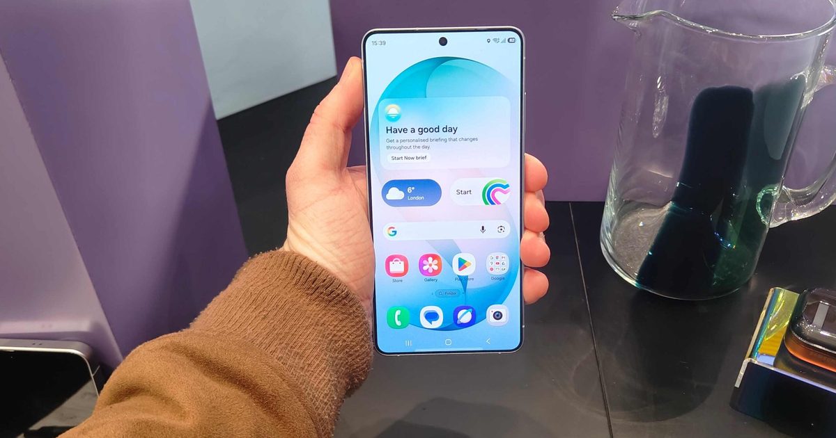 The Galaxy S27 Pro could follow the Ultra’s new look, iPhone vibes and all