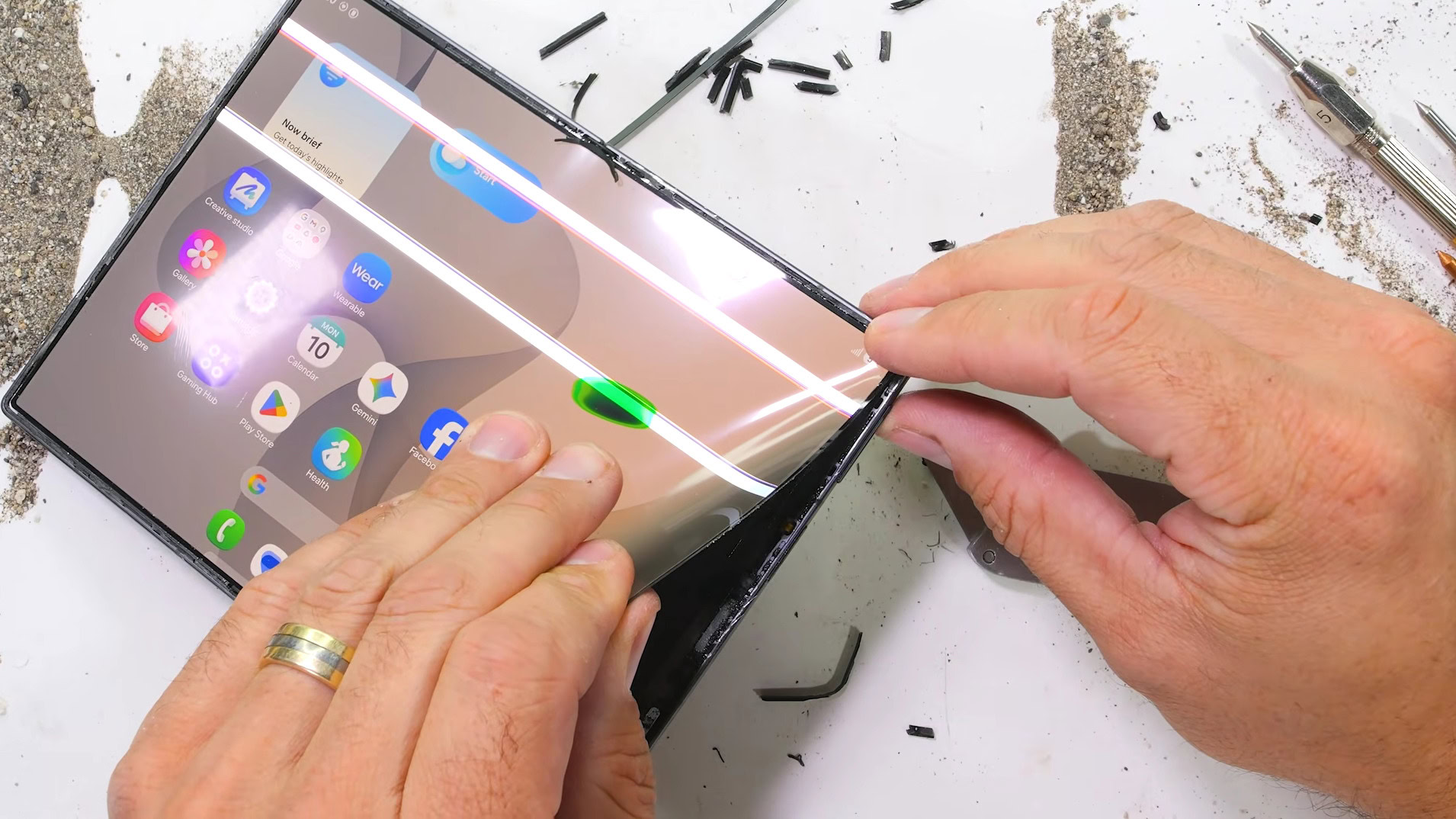 The Galaxy Z Fold 8 just passed a bend test, but old weaknesses remain