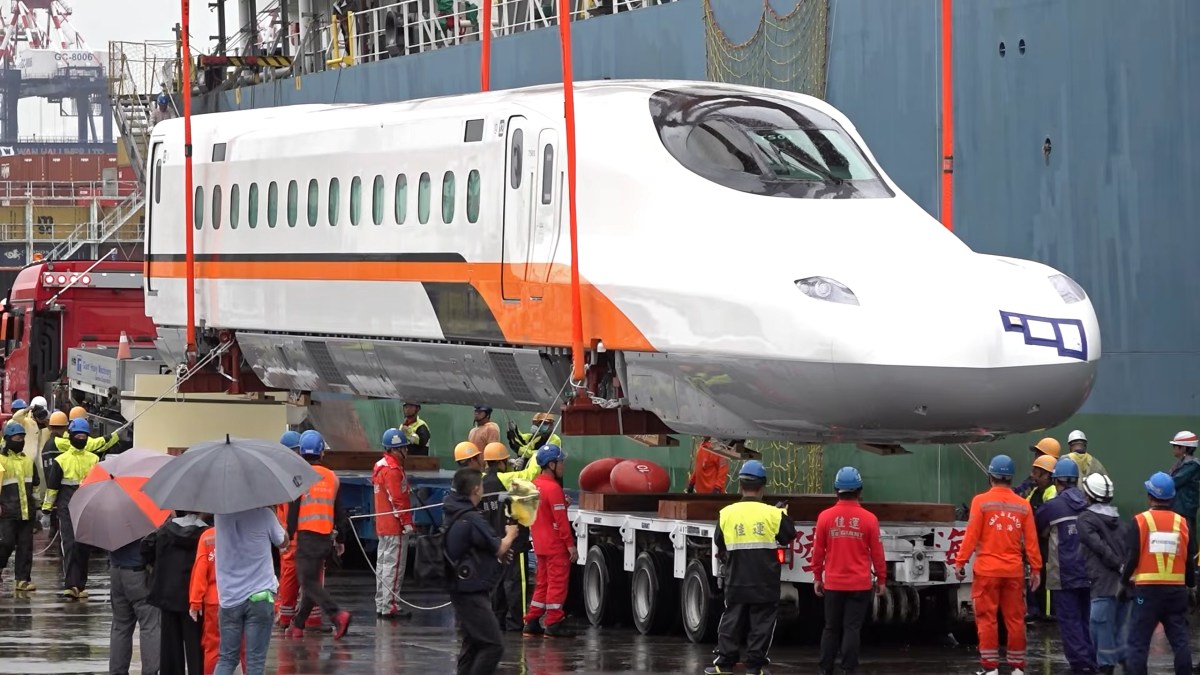 Japan Just Shipped a 1,000-Foot Bullet Train to Another Country
