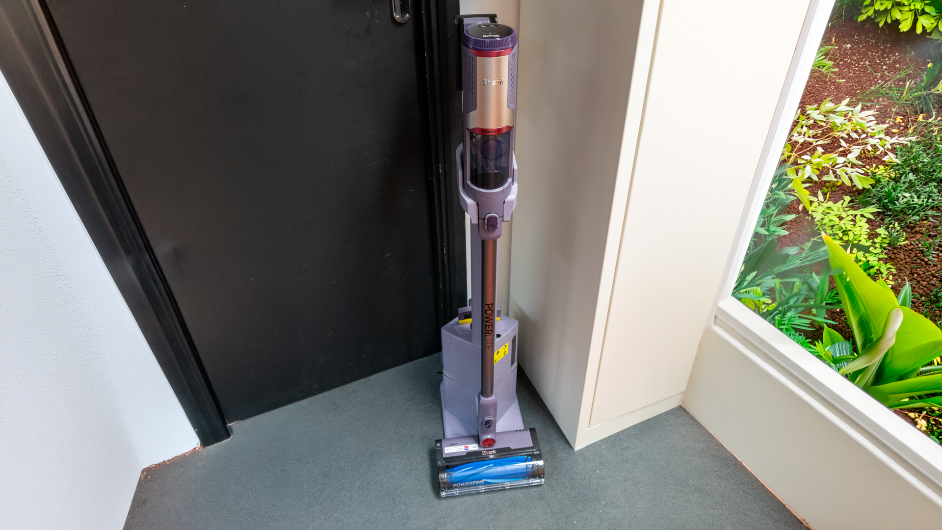 Shark PowerLite Clean and Empty Pet Review
