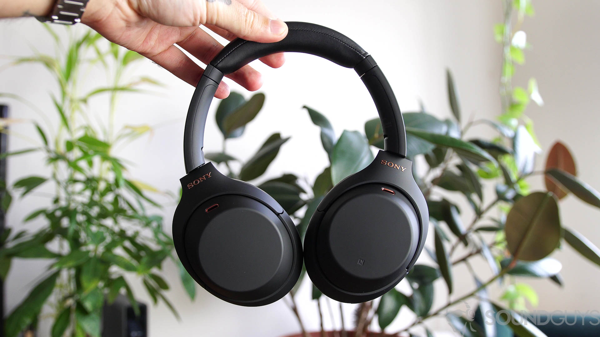 Sony’s WH-1000XM4 revival finally shows its face, with a notable upgrade in tow