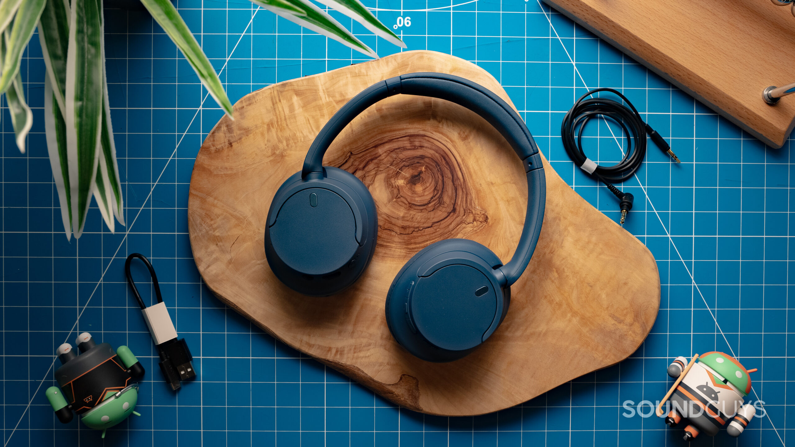 Sony WH-CH720N deal drops the lightweight ANC headphones under $90