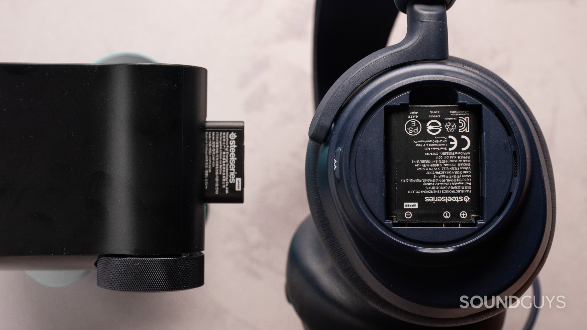 Survey shows listeners overwhelmingly want replaceable batteries in headphones