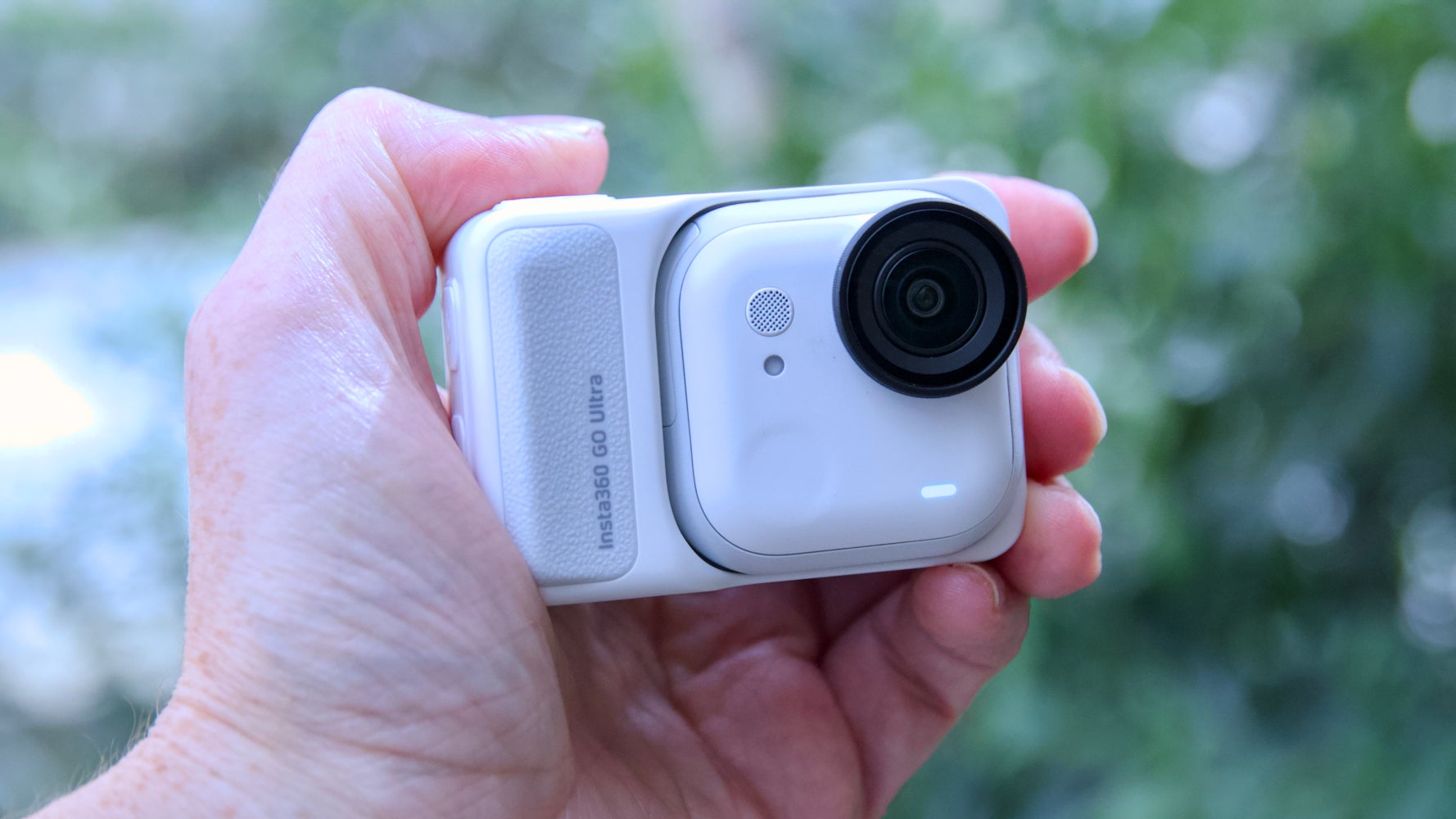 Intsta360 Go Ultra review: The wearable camera that wants to be an AI pin | Expert Reviews