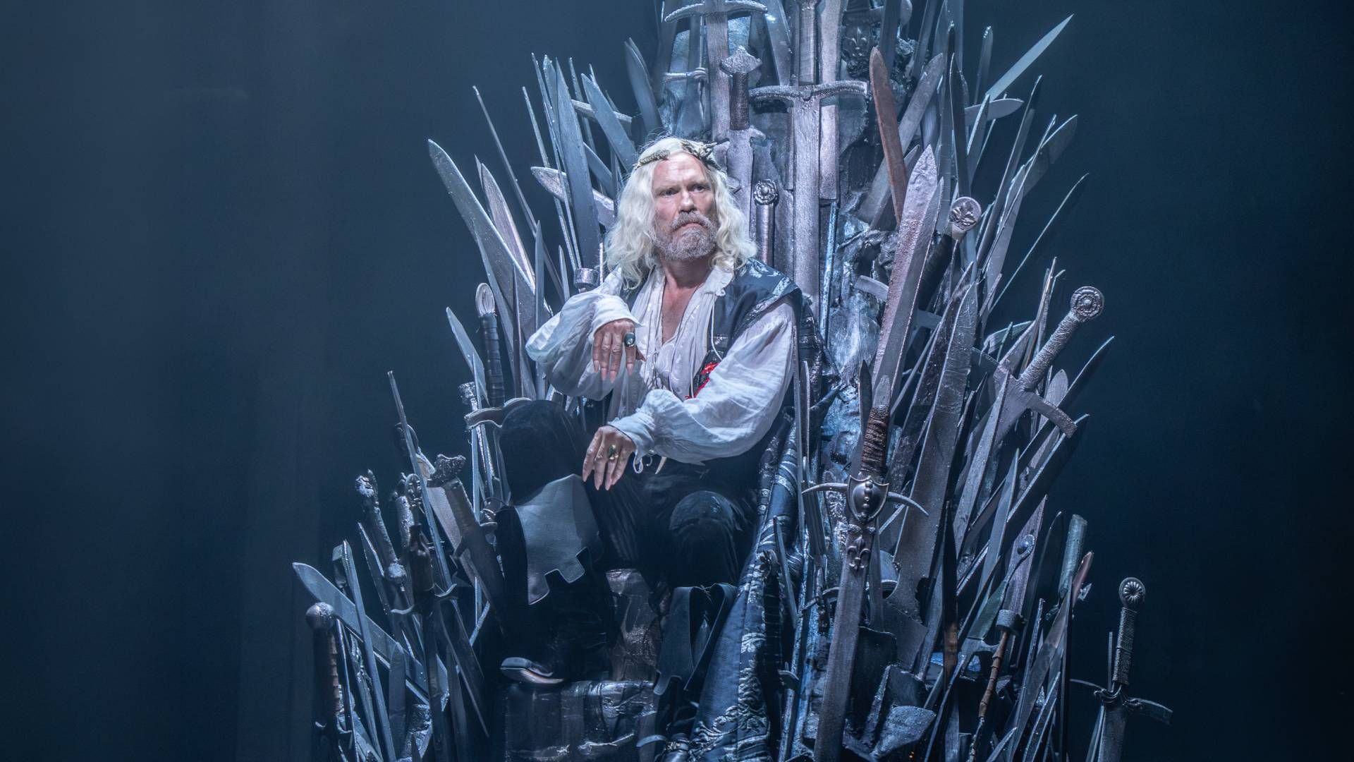 I went to see new Game of Thrones play The Mad King, and for 3 hours and 40 minutes I was transported to a world of dragons and magic