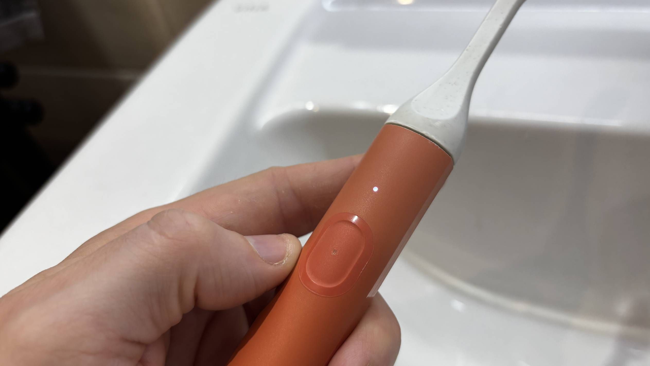 I tried the Suri Core 1.0 toothbrush for three weeks, and it’s a solid budget pick