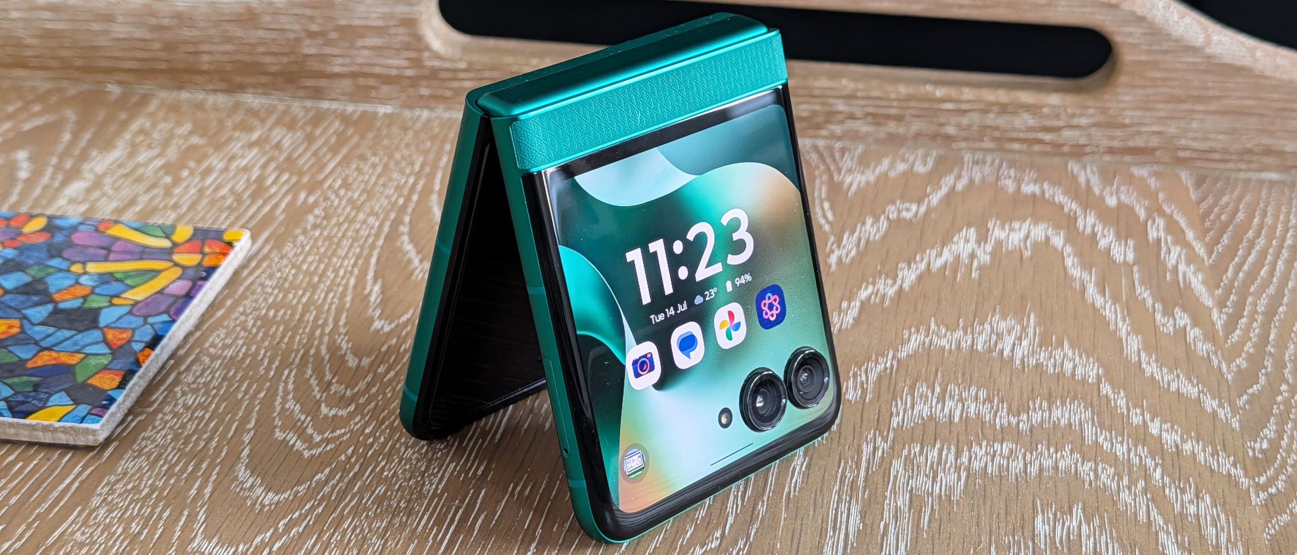The Motorola Razr 2026 is still the best mid-range flip phone, but it left me wanting more