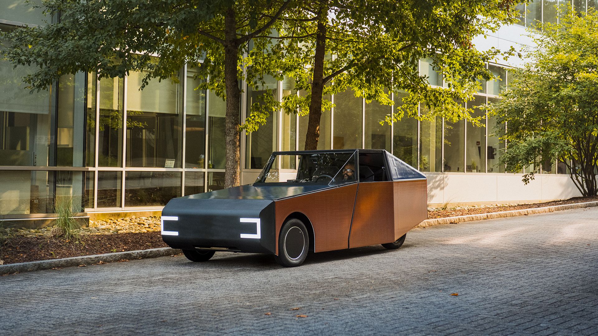 This tiny solar EV can generate more energy than it uses to power the daily commute