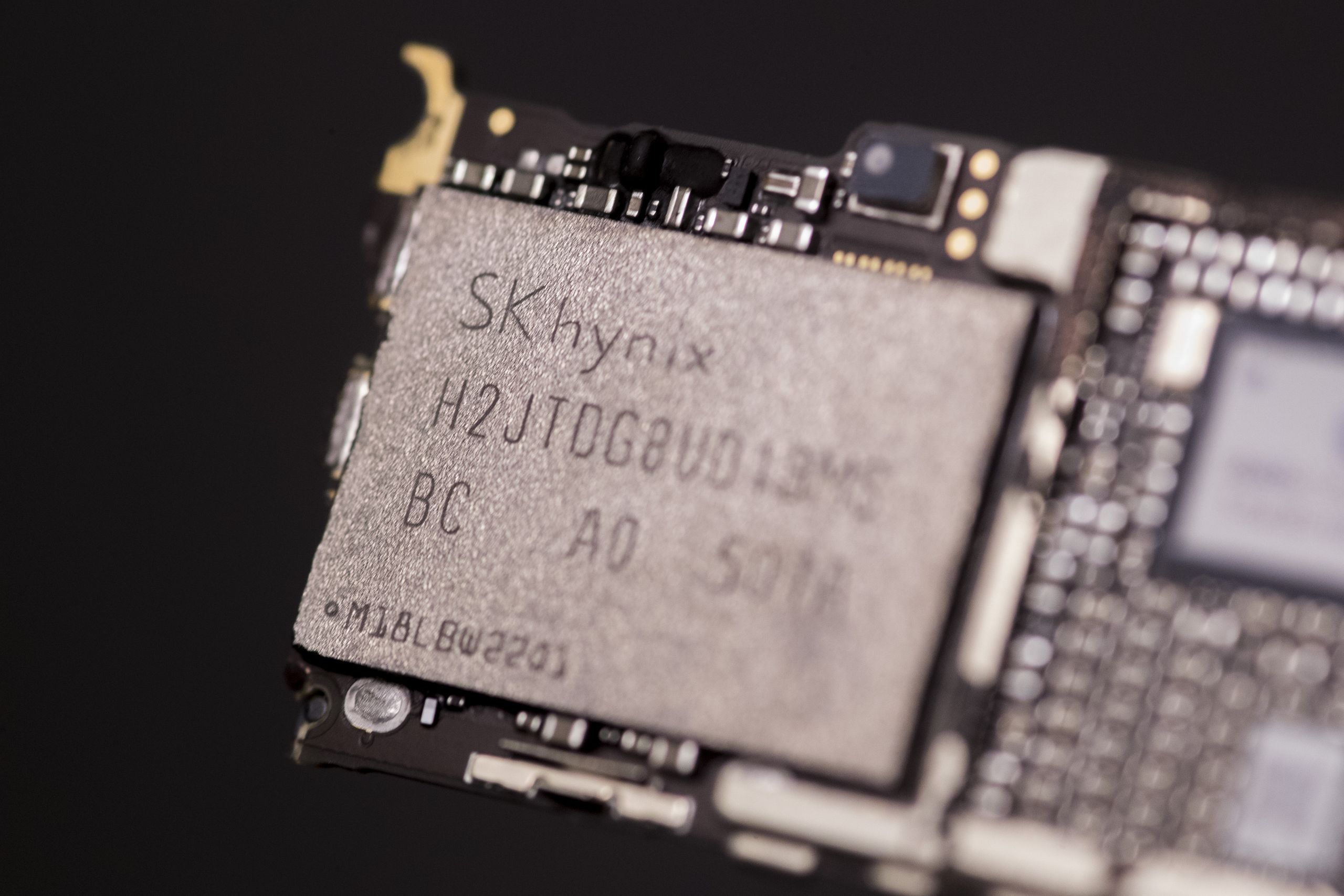 $1 billion of iPhone 18 Pro chips ‘on the shelves awaiting packaging’ due to DRAM shortages — memory shortages reportedly put a wrinkle in Apple’s launch plans