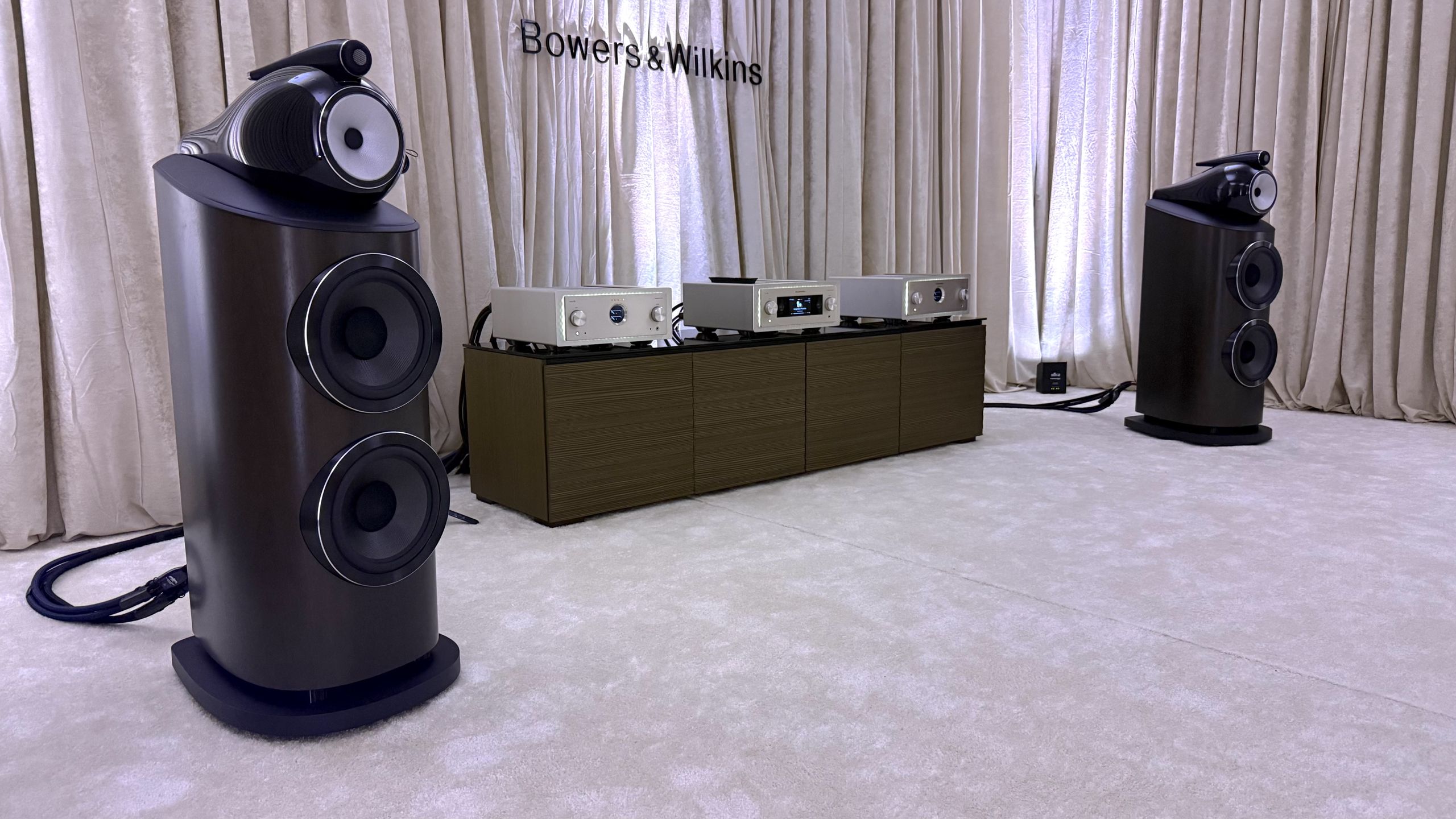 Audio Advice Live: 4 of the most talented and sonically insightful tower speakers I heard at the elite hi-fi show