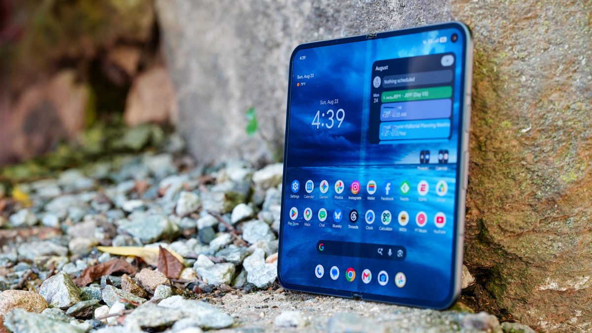 Google Pixel 11 Pro Fold Review: Exceptional Cameras, Average Performance