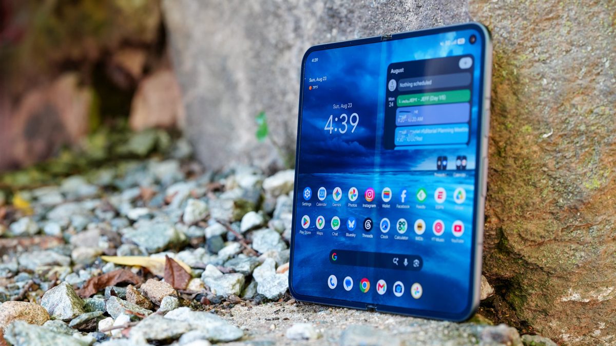 Google Pixel 11 Pro Fold Review: Exceptional Cameras, Average Performance