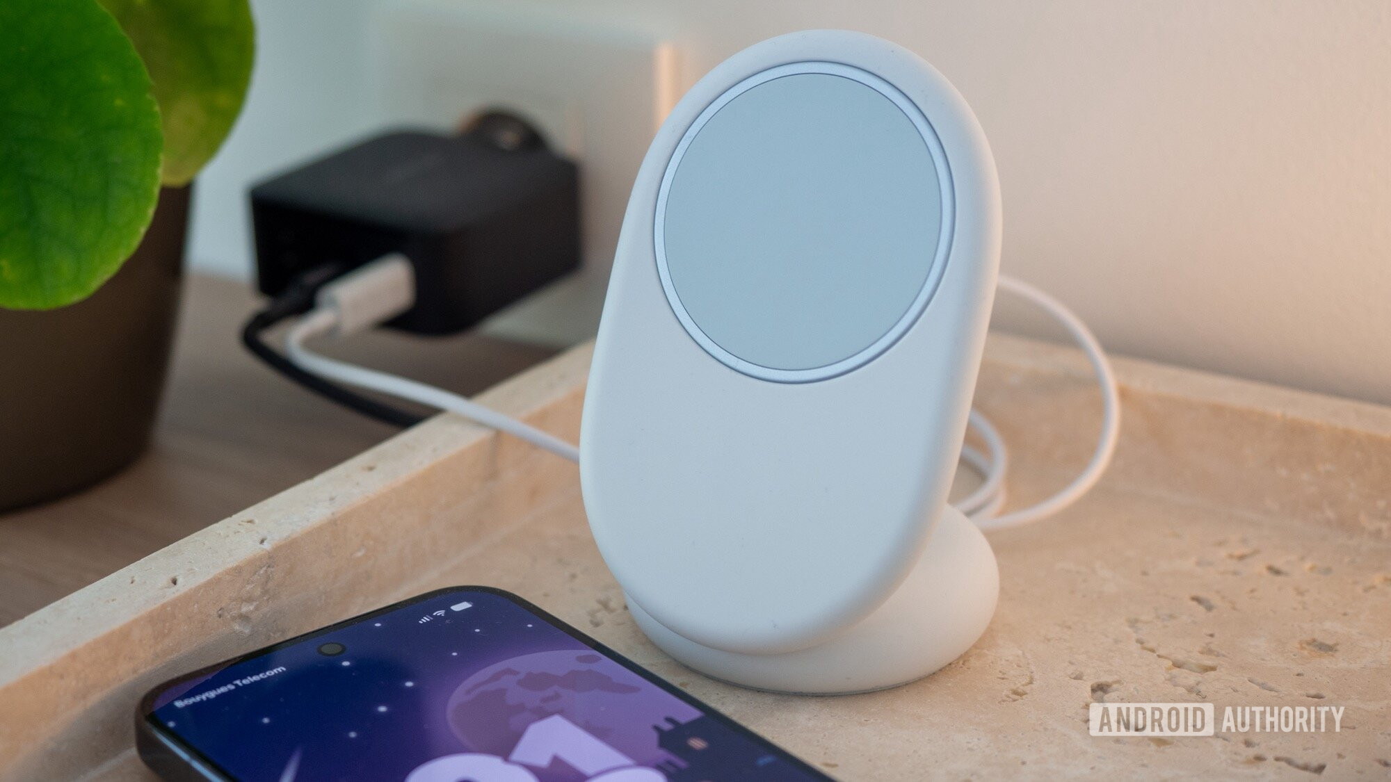 Google Pixelsnap Charger with Stand falls to a record-low $34.99 ahead of Pixel 11 launch