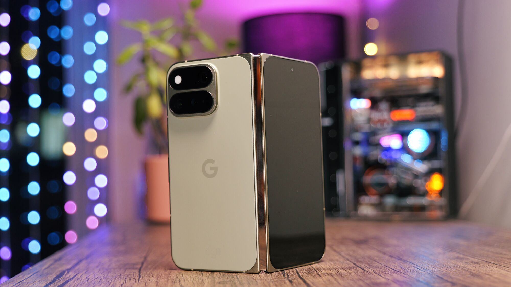 Google’s Pixel 11 Pro Fold is stylish but stagnant