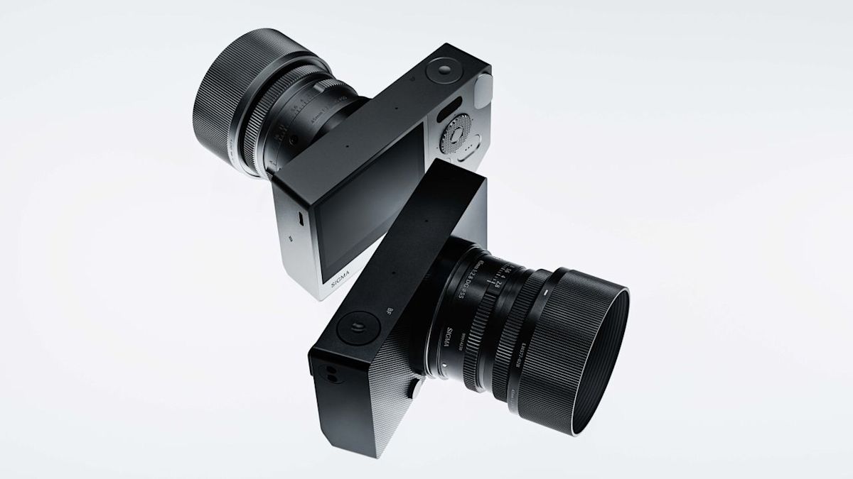 This viewfinder-free camera teaches lessons no other mirrorless really can. Now it has won a prestigious award for its “contemporary interpretation of what began with the camera obscura”