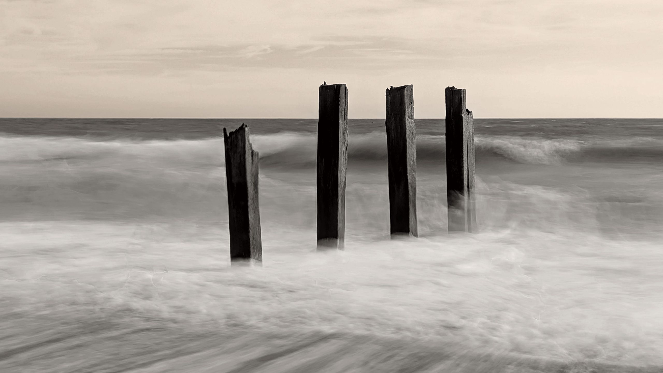 I’m a pro photographer, and I shot this stunning long-exposure seascape on my 3-year-old Pixel — here’s how