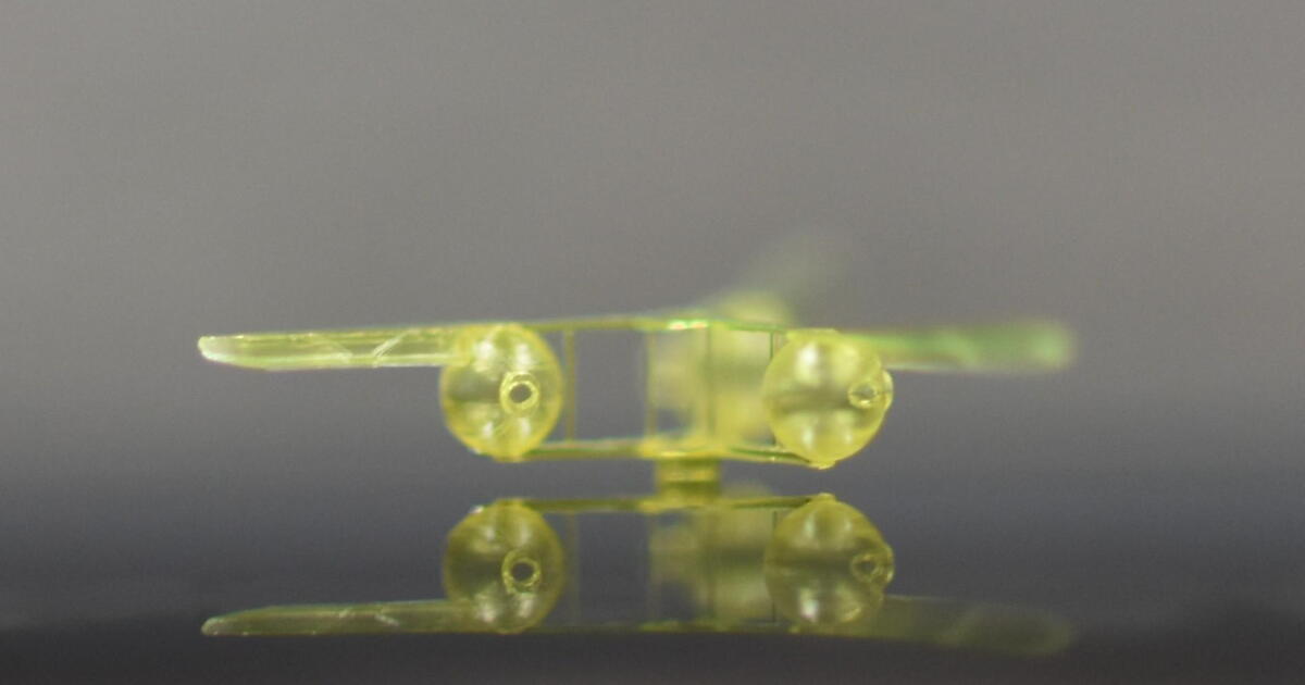Sonic micro-robots burst into motion without batteries or motors