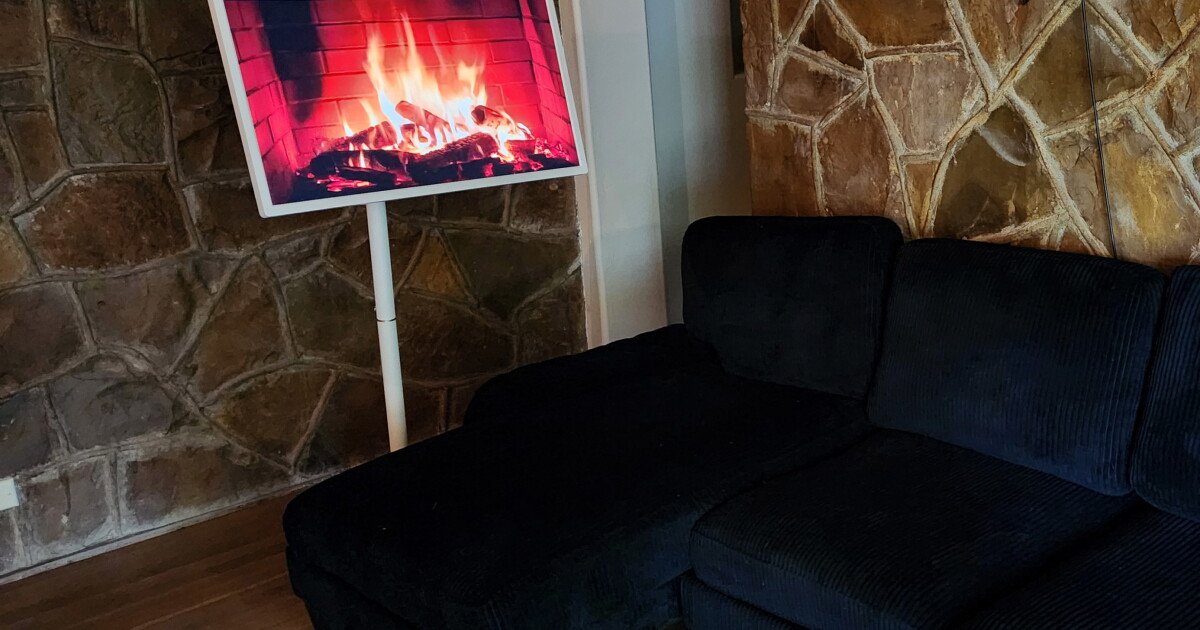 Apolosign’s portable 32-inch smart TV is more than just a TV