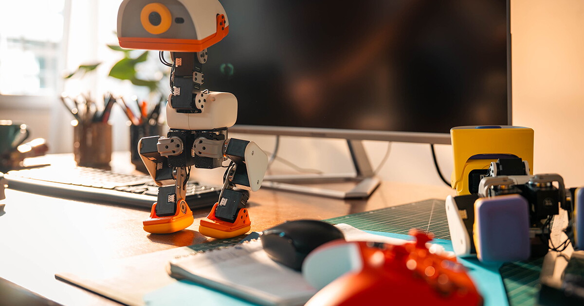 Adorable waddling robot can pick up stuff and learn new tricks