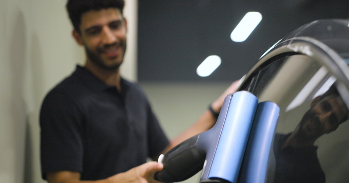 Portable device allows you to wash your car anywhere