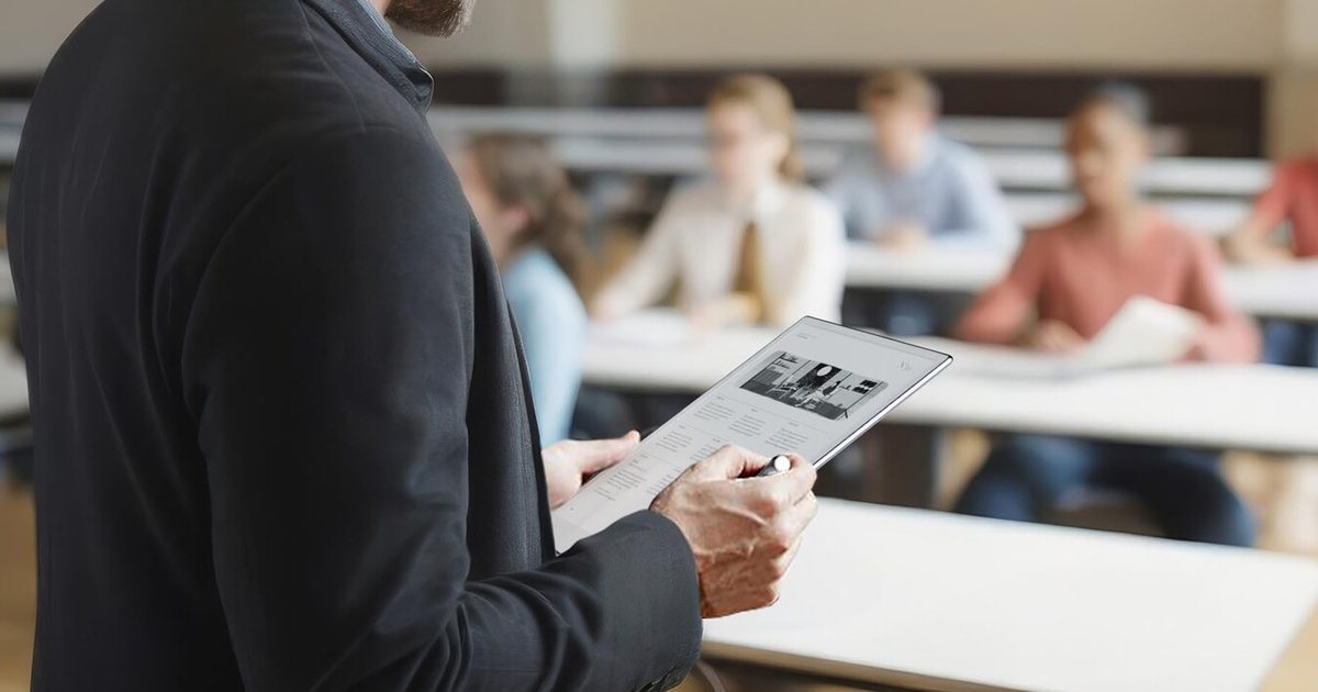 E-Paper Works Best When Almost Nothing Is Happening