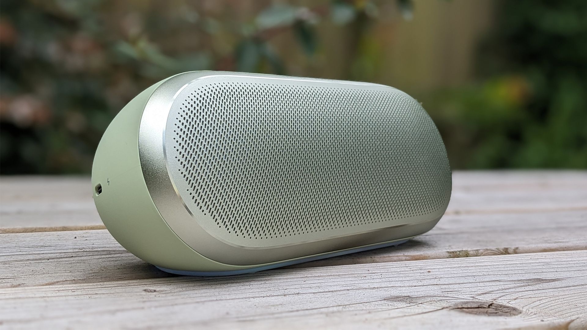 Harman Kardon’s new light-enhanced portable Bluetooth speaker has appealing features and design, but does its sound quality stand out from the class leaders?